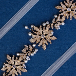 Exquisite bridal flower headband with gold alloy leaves, white pearls and crystals