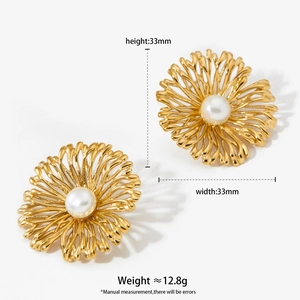 Gold daisy earrings set with pearls, 33mm floral stud design with size parameters