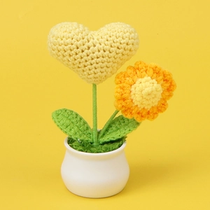 Girasole e margherita fatti a mano in vaso di ceramica per decorazione da tavolo