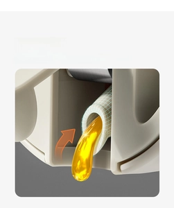 Détail du bec verseur anti-goutte avec système d'aspiration automatique pour bouteille d'huile