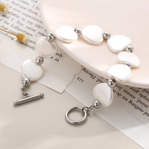 Bracelet élégant à fermoir OT avec perles en forme de cœur et billes en métal style minimaliste