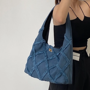 Women Denim Canvas Shoulder Bag Large Capacity Quilted Check Tote Bag With Fringe Tassel Casual Street Style Travel Handbag