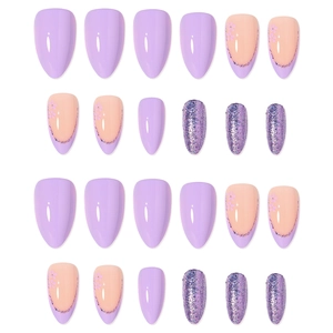 Faux ongles lavande avec paillettes et motifs fleurs françaises en forme d'amande