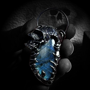 Gothic Skull Pendant Natural Stone Labradorite Vintage Antique Silver Jewelry Halloween Accessory Gift For Women
