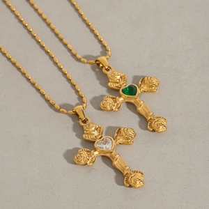 Colliers croix rose en acier inoxydable doré avec pendentifs en zircon en forme de cœur