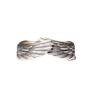 Vintage 925 sterling silver angel wing ring with retro oxidized feather texture design