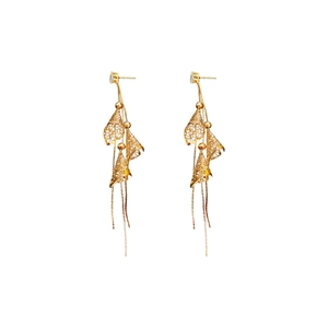 Boucles d'oreilles pendantes dorées avec cristaux brillants et breloques cloches ajourées