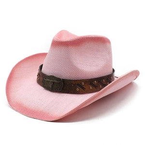 Chapeau de cowboy rose en paille avec boucle tête de taureau vintage et bande à rivets