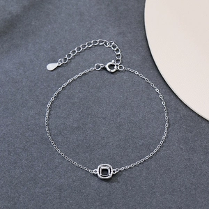 Bracciale in Argento Sterling 925 Con Montatura Quadrata Semi Montata Eleganti Strass Catena Regolabile per Donna