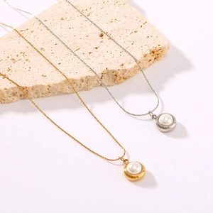 Stainless Steel Necklace 18K Gold Plated Artificial Pearl Heart Engraved Circle Pendant Clavicle Chain Minimalist Jewelry For Women