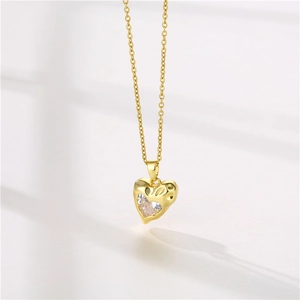 Collier élégant en forme de cœur doré avec un pendentif scintillant en zircon cubique