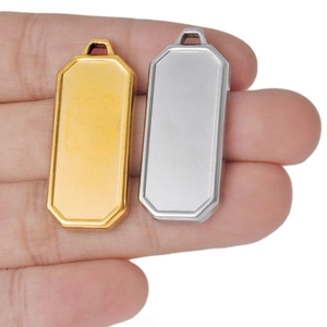 Minimalist 304 stainless steel rectangular pendants in gold and silver finish