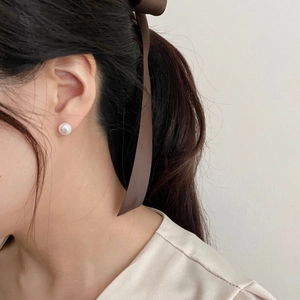 Elegant 925 sterling silver pearl stud earrings with a glossy white finish for women