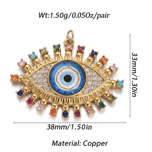 Detaillierte Größentabelle eines Evil Eye Anhängers aus Kupfer mit blauem Emaille