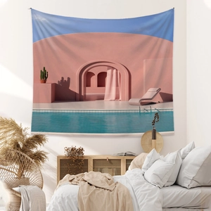 Detailansicht böhmischer Wandteppich mit pinkfarbenem Bogen und Pool an einer weißen Wand