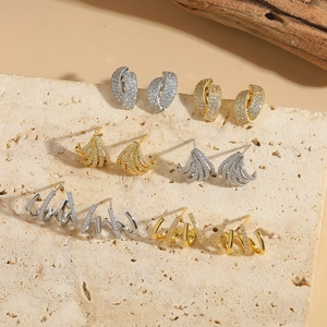Boucles D'oreilles À Griffes Gothiques Cuivre Zircon Incrusté Style Rétro Français Bijoux De Mode Pour Femmes