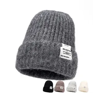 Unisex oversized gebreide muts in donkergrijs en diverse kleuren voor de winter