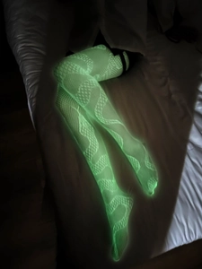 Bas résille vert néon phosphorescent avec motif serpent unique pour les fêtes de Halloween