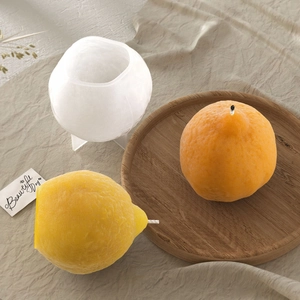 Detailansicht der Silikonform für DIY-Fruchtkerzen mit Zitronen und Orangen