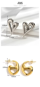 Détails des boucles d'oreilles cœur argenté et ovale doré avec dimensions précises