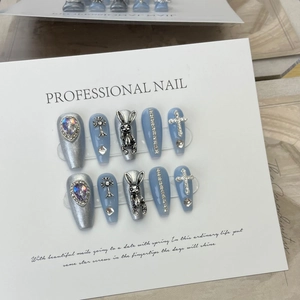 Faux Ongles Faits À La Main Avec Décor De Lapin En Métal 3D Croix Paillettes Bleues Strass Style Punk Trapèze