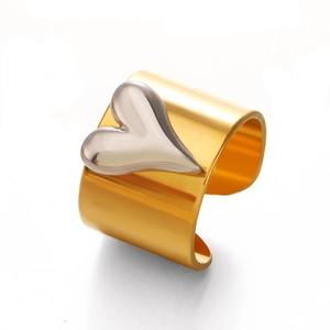 Bague large ajustable en acier inoxydable bicolore doré avec un cœur central argenté