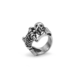 Anello gotico a teschio da uomo in argento retrò con dettaglio cuffie stile punk