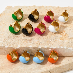 Colorful enamel C-shaped hoop earrings in gold plated stainless steel set on stone