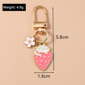 Detail of creative cartoon cat on strawberry keychain with dimensions 5.8cm and 4.9g weight