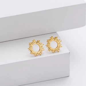 Chic S925 sterling silver sun stud earrings with golden finish and hollow center design