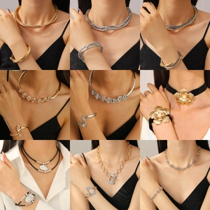 Set di gioielli con collana e bracciale in metallo intrecciato multistrato in varie finiture