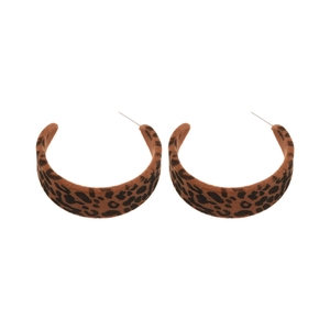 Minimalist C-shaped leopard print flocking earrings with silver pins for women