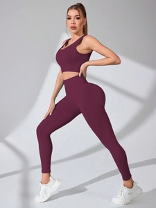 Ensemble de yoga bordeaux côtelé pour femme avec brassière de sport et legging taille haute