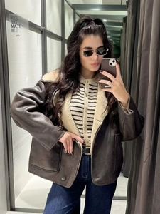 Veste En Cuir Artificiel Et Fourrure Pour Femme Col Revers Doublée En Laine D'agneau Manches Longues Boutonnée Manteau Chaud Hiver