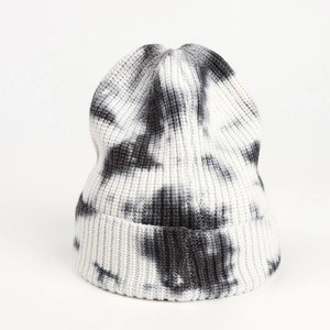 Winter chunky knit tie-dye beanie hat with black and white marble pattern for men and women