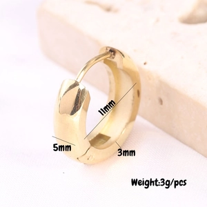 Detailed size specifications for 14K gold plated stainless steel chunky C-shaped earrings