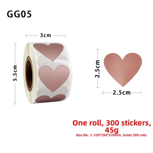 Detail van 2,5 cm rosé goud hart krasstickers, verpakking met 300 etiketten per rol