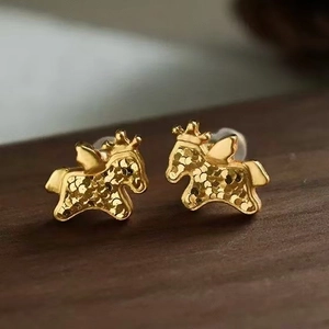 Boucles D'oreilles Puce Pégase Cheval Volant Avec Tige En Argent Plaqué Or 24 Carats Style Chinois Vintage Pour Femmes