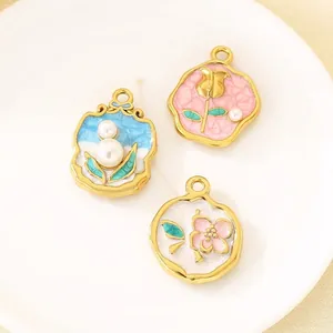 Pendentifs Floraux En Acier Inoxydable Avec Émail Peinture À L'Huile Et Fausse Künstliche Perle Rose Pour Création Bijoux