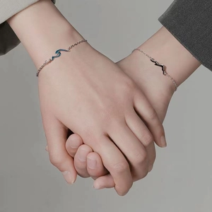 Couples silver chain bracelets with mountain and ocean wave charms for lovers