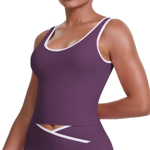 Damen Sportweste in Lila mit weißem Kontrastbesatz und tiefem U-Ausschnitt für Yoga