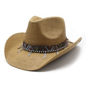 Chapeau de cowboy en paille tissé main avec bande ethnique et pendentif cœur argenté