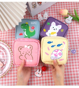 Cute cartoon sanitary napkin storage bags in four colors with portable animal patterns