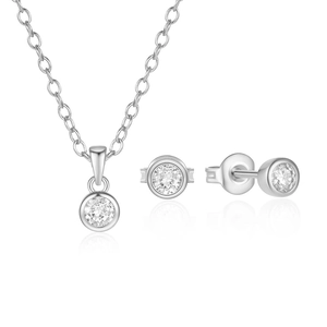 Detalle del conjunto de collar y pendientes de plata con circonitas engastadas