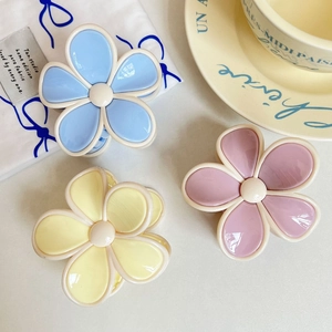 Macaron pastel floral hair claws in light blue, pink and yellow with contrast edges