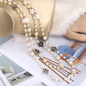 Long Artificial Pearl Necklace Alloy Enamel Camellia Flower Multilayer Elegant Sweater Chain Vintage French Style Jewelry Women
