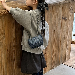 Kids navy blue tweed crossbody bag with frayed edges and metal chain strap for stylish outfit