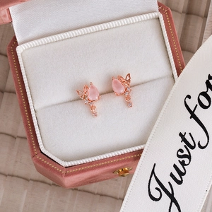 Pink butterfly floral earrings in rose gold with zircon on pink velvet box