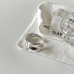 Minimalist 925 sterling silver irregular liquid metal open ring with a glossy finish