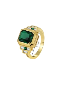 Detailed close-up showing 1.7cm inner diameter of a vintage gold ring with emerald zircon